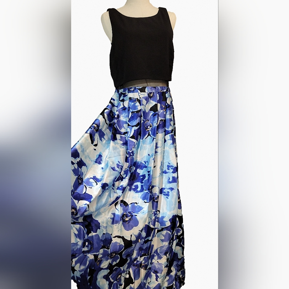 Blue Floral Maxi Skirt - Women's Elegant Printed Skirt - Picture 6 of 7
